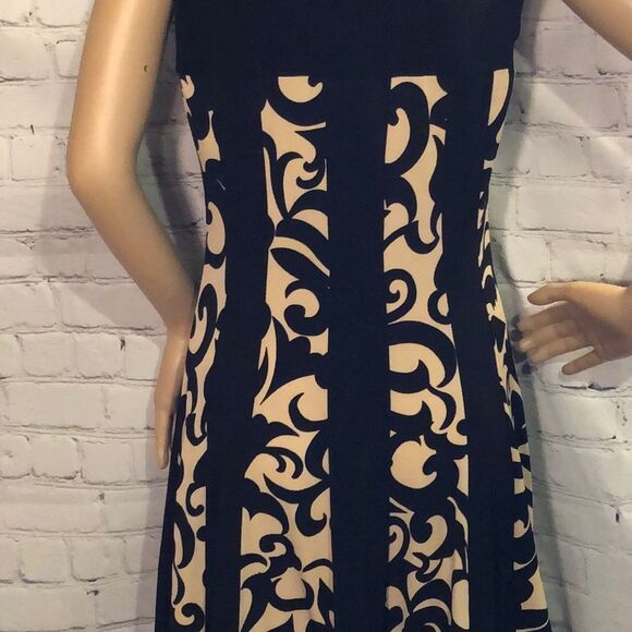 Enfocus Petite Geometric Print Fit & Flare… - Picture 7 of 10